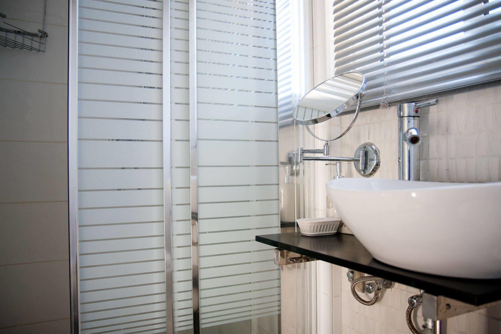 Neve Tzedek Original Style Apartments Tel Aviv Luaran gambar