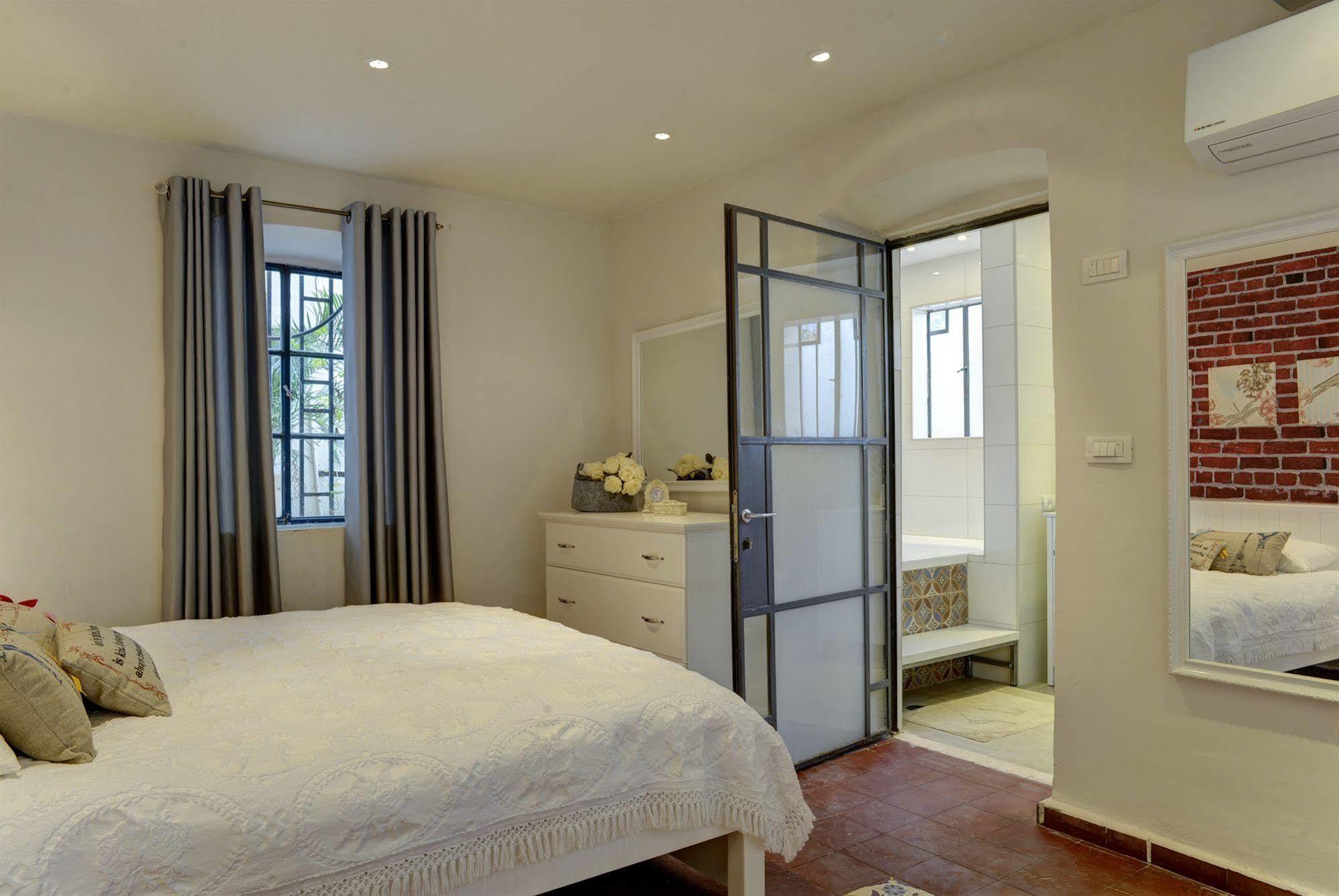 Neve Tzedek Original Style Apartments Tel Aviv Luaran gambar